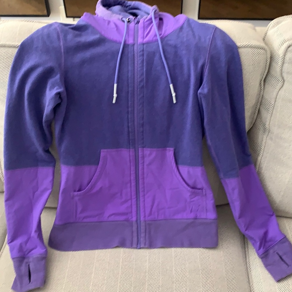 Lululemon 4 sweatshirt